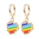 Boucles d'oreilles pendantes en forme de cœur tressé de graines japonaises de couleur arc-en-ciel EJEW-MZ00004-1