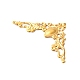 アイアン製フィリグリー透かしコネクター  エッチングされた金属装飾  花のある角の形  ゴールドカラー  31x56.5x1.5mm FIND-B020-16G-3