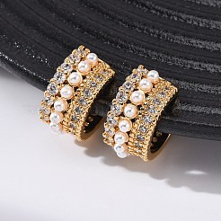 Orecchini a polsino in ottone a forma di C con micro pavé di zirconi cubici trasparenti&nbsp;EJEW-Z127-04G