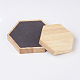 木製のアクセサリーが表示さ  フェイクスエードと  六角  グレー  ビッグ：12x13.6x1.9cm  小さい：9x10.3x1.9cm  2個/セット。 ODIS-E013-05B-2