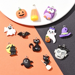 24 Stück 12 Stile Halloween-Anhänger aus undurchsichtigem Harz&nbsp;RESI-YW0004-84