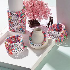 30 Stück 30 Stil Heishi-Perlen-Stretch-Armbänder aus Fimo mit Inspirationswort&nbsp;BJEW-JB07593