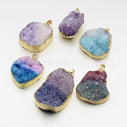 Agate naturelle nuggets cristal de galvanoplastie pendentifs, pierre taillée druzy, avec les accessoires en laiton, couleur mixte, 38~54x24~36x8~18mm, Trou: 5x8mm