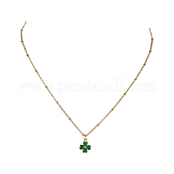 Colgante de trébol de cuatro hojas verde con circonitas cúbicas pavé de latón para el Día de San Patricio&nbsp;NJEW-JN06677