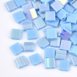 Déposer des perles de rocaille en verre opaque, 2-trou, rectangle, de couleur plaquée ab , lumière bleu ciel, 5x4.5~5.5x2~2.5mm, Trou: 0.5~0.8mm
