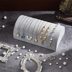 Stand di rampa per esposizione di gioielli con bracciale a mezzaluna in velluto&nbsp;ODIS-WH0017-064