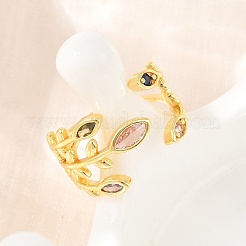 Anillos abiertos tipo brazalete de latón con circonitas cúbicas engastadas&nbsp;CU-CBACDF6-09G-02