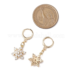 Boucles d'oreilles créoles en laiton avec micro pavé de zircons cubiques transparents en forme de flocon de neige de Noël&nbsp;EJEW-JE06158-01