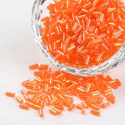Perles de bugle en verre, couleurs transparentes arc, rouge-orange, 3~5x1.8~2mm, Trou: 0.8mm, environ 12000 pcs/450 g