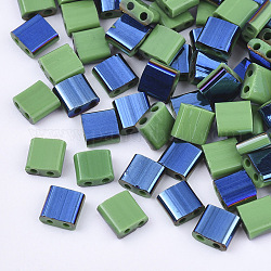 2 trous perles de rocaille de verre, couleurs demi-plaquées bleues, carrée, vert clair, 5x4.5~5.5x2~2.5mm, Trou: 0.5~0.8mm, environ 118 pcs/10 g
