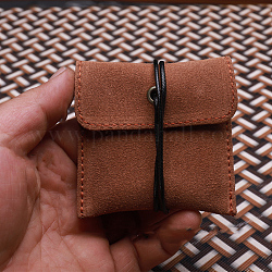 Мини-портативные кожаные мешочки для ювелирных изделий, квадратный футляр для сережек, кольца, хранение браслетов, цвет охры, 7.2x8x3.5 см