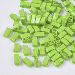 2-Loch-Glasperlen, opak sprühlackiert oder transparent sprühlackiert, Rechteck, lime green, 4.5~5.5x2x2~2.5 mm, Bohrung: 0.5~0.8 mm