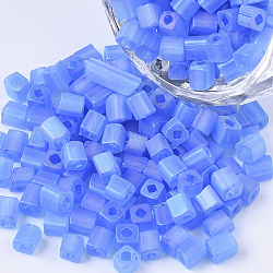 6/0 transparentes perles de rocaille en verre, couleurs AB mates, trou carré, cube, bleu, 6/0, 3~5x3~4x3~4mm, Trou: 1.2~1.4mm, environ 4500 pcs / sachet 