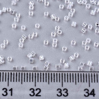 11/0グレードのベーキングペイントガラスシードビーズ  シリンダー  均一なシードビーズサイズ  透明色光沢  透明  1.5x1mm  穴：0.5mm  約20000個/袋 SEED-S030-0101-1