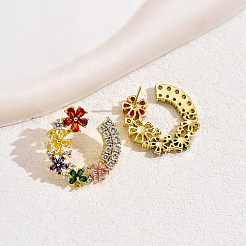 Boucles d'oreilles puces en laiton pavées de zirconiums cubiques en forme de fleur&nbsp;GQ4933