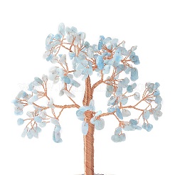 Natürliche Aquamarin-Edelsteinsplitter mit messingumwickeltem Geldbaum aus Draht auf Keramikvasen als Dekoration&nbsp;DJEW-B007-02G