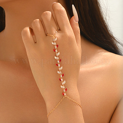 Eleganti bracciali a schiava in ottone con pavé di zirconi cubici trasparenti e rossi a forma di foglia.&nbsp;YE0972
