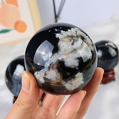 Sfera di cristallo di agata naturale con fiori di ciliegio nero&nbsp;PW-WG77102-02