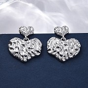 Кованые латунные серьги-гвоздики в форме сердца EJEW-R025-23P