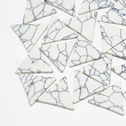 Cabochons turchese sintetico, triangolo, bianco, 8x8.5x2mm