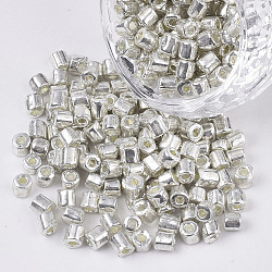 6/0 zwei geschnittenen Glasperlen, Hexagon, Metallic-Farben, Silber, 3.5~5x3.5~4 mm, Bohrung: 1 mm, ca. 4500 Stk. / Beutel