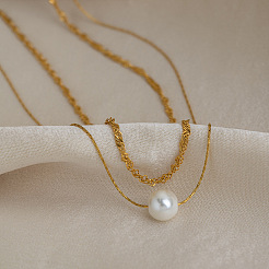Collares de doble capa de acero inoxidable 304 con colgantes redondos de perlas de imitación blancas para mujer.&nbsp;KQ2558