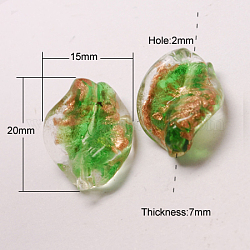 Perles vernissées de sable d'or manuelles , torsion, vert clair, 20x15x7mm, Trou: 2mm