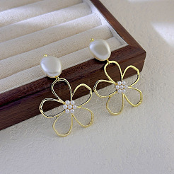 Pendientes colgantes de perlas de imitación de plástico y aleación de flores&nbsp;FS-WG6080C-01