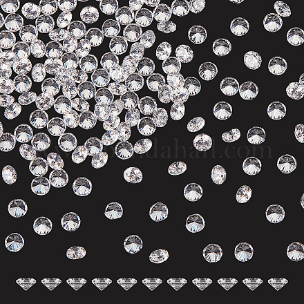 200 個のキュービックジルコニアカボション  グレードA  多面カット  ダイヤモンド  透明  3x2mm ZIRC-FG0001-07-1