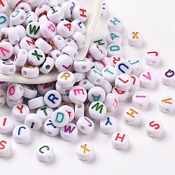 Perles acryliques blanches opaques, plat rond avec lettre de couleurs mélangées, lettre, 7x3.5mm, Trou: 1.2mm, environ 4000 pcs/500 g