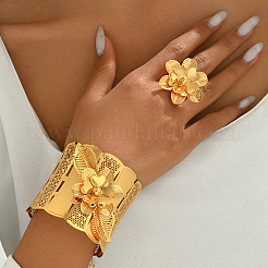 Set aus Armreifen und Ringen mit hohlen Blumen aus Eisen für Damen&nbsp;CQ8674