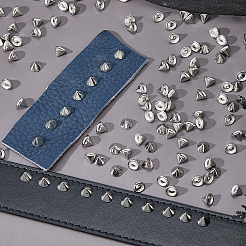 2700pcs poussoirs d'oreilles en plastique&nbsp;FIND-FH0017-99B