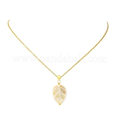 Colgante de hoja tallada en concha de agua dulce natural&nbsp;NJEW-JN06156