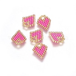Pendentifs en perles de rocaille japonais miyuki & toho, motif de tissage, cœur, rose chaud, 15~16x11.5~12.5x1.7mm, Trou: 3mm