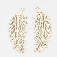 Messing Anhänger & Charms, Verzierungen aus geätztem Metall, Bleifrei & Nickel frei, langlebig plattiert, Feder, Licht Gold, 33.5x13x0.3 mm, Bohrung: 1.4 mm
