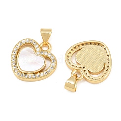 Ciondoli in ottone con micro pavé di zirconi cubici trasparenti e conchiglia bianca.&nbsp;CU-CBA9482-02G-01