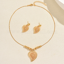 Ensemble élégant collier pendentif feuille creuse en laiton et boucles d'oreilles assorties pour événements féminins&nbsp;IV5580