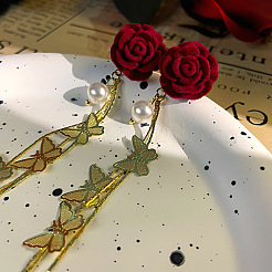Ohrstecker aus Legierung mit Rose und Schmetterlingsbeflockung&nbsp;FS-WG3A5F5-01