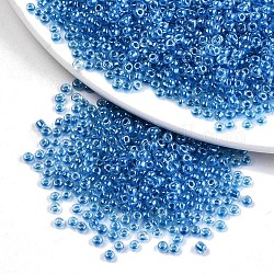8/0 perles de rocaille en verre, lustre des couleurs intérieures transparentes, trou rond, ronde, Dodger bleu, 8/0, 3~4x2~3mm, Trou: 0.8mm, environ 3333 pcs/100 g